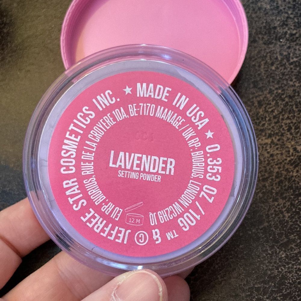 Jeffree Star Magic Star Setting Powder Lavender(SOLD) & Translucent - Picture 10 of 10